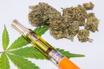 HHC kvetinové a vape pero